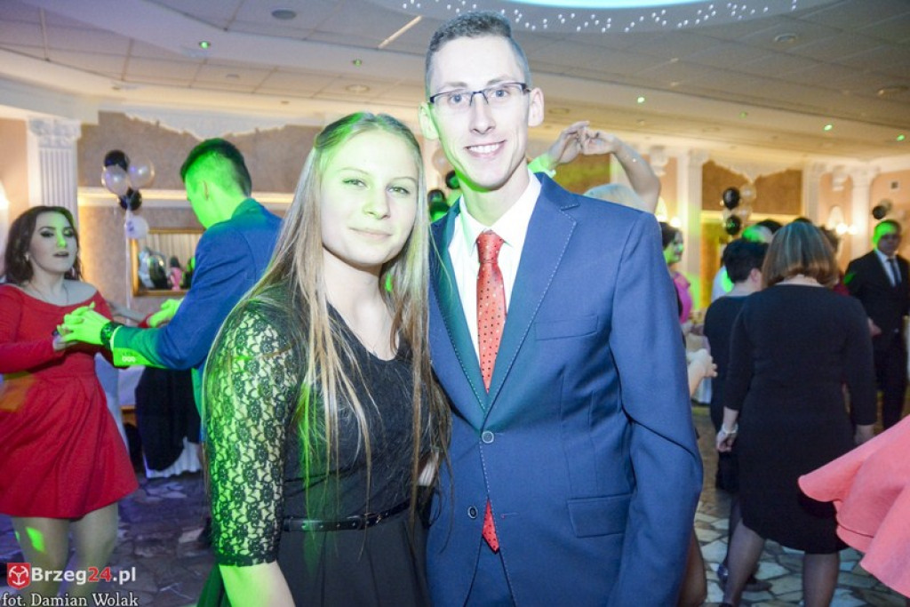 Studniówki 2017: Bal maturalny Zespołu Szkół Zawodowych nr 1 w Brzegu [fotogaleria]