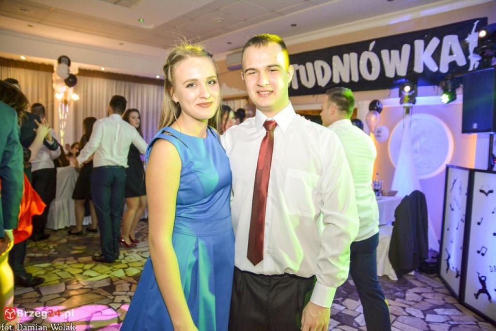 Studniówki 2017: Bal maturalny Zespołu Szkół Zawodowych nr 1 w Brzegu [fotogaleria]