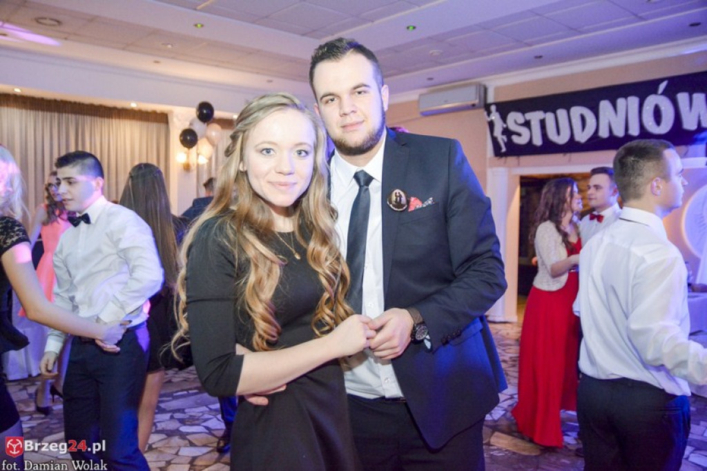 Studniówki 2017: Bal maturalny Zespołu Szkół Zawodowych nr 1 w Brzegu [fotogaleria]
