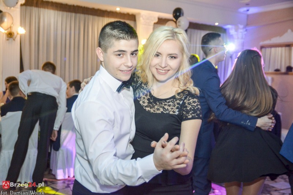 Studniówki 2017: Bal maturalny Zespołu Szkół Zawodowych nr 1 w Brzegu [fotogaleria]