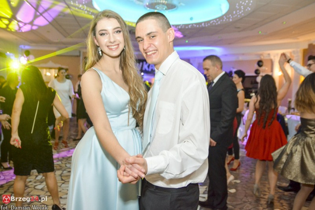 Studniówki 2017: Bal maturalny Zespołu Szkół Zawodowych nr 1 w Brzegu [fotogaleria]