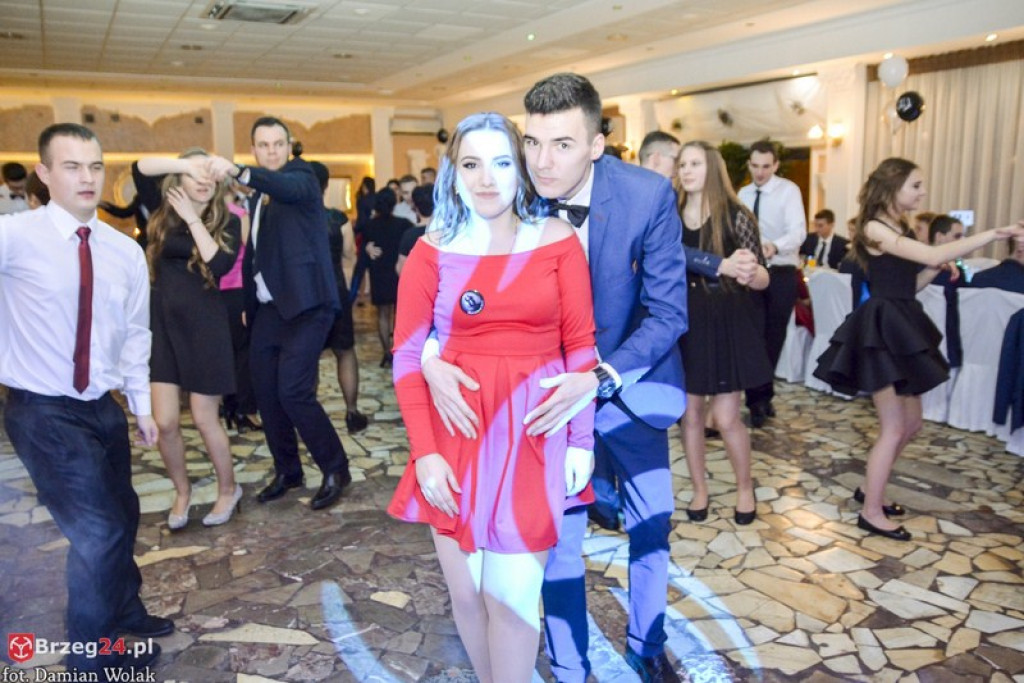 Studniówki 2017: Bal maturalny Zespołu Szkół Zawodowych nr 1 w Brzegu [fotogaleria]