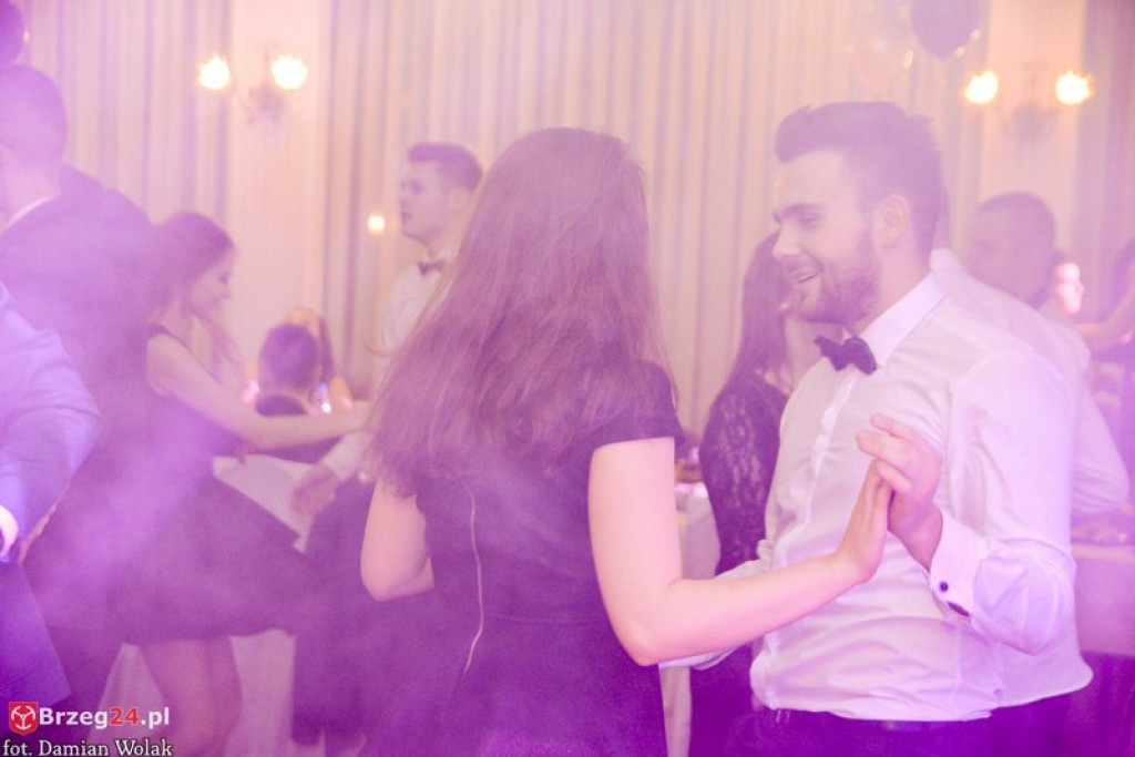 Studniówki 2017: Bal maturalny Zespołu Szkół Zawodowych nr 1 w Brzegu [fotogaleria]