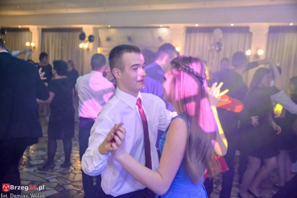Studniówki 2017: Bal maturalny Zespołu Szkół Zawodowych nr 1 w Brzegu [fotogaleria]