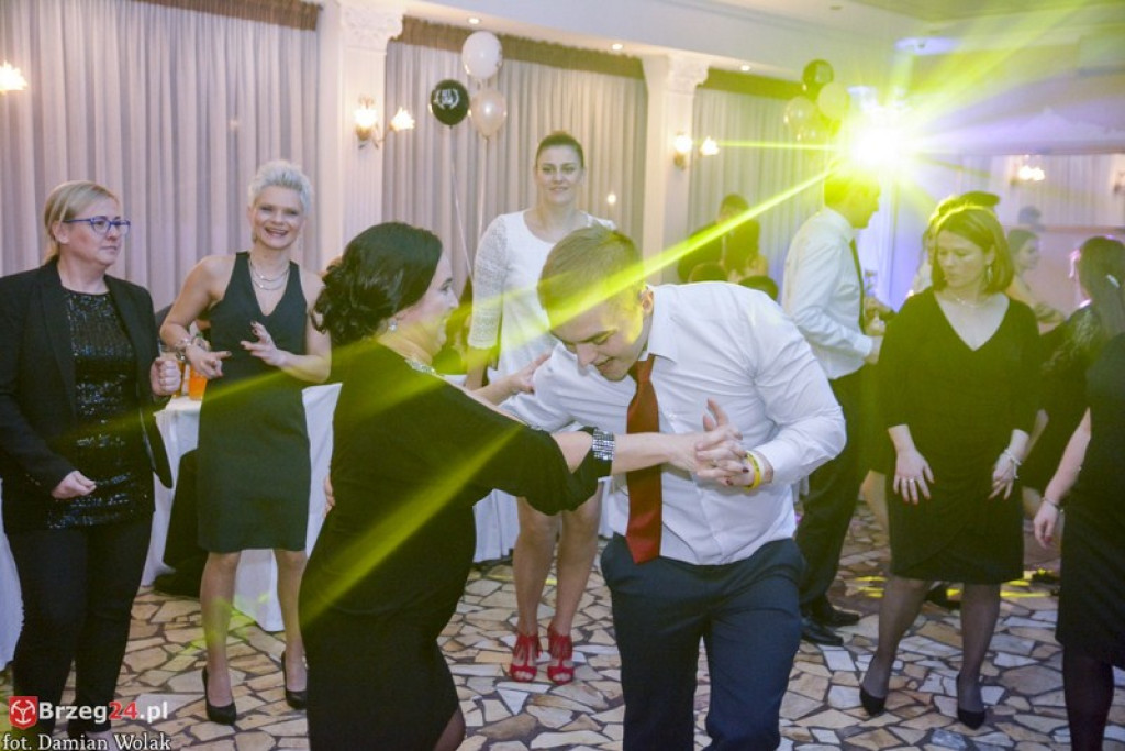 Studniówki 2017: Bal maturalny Zespołu Szkół Zawodowych nr 1 w Brzegu [fotogaleria]