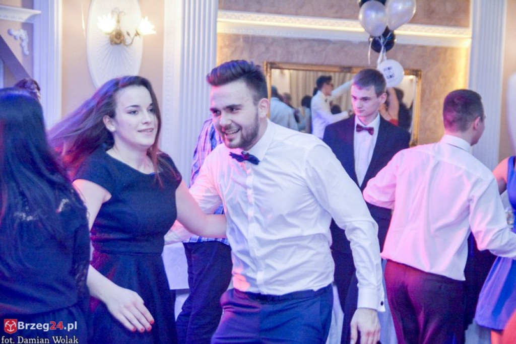 Studniówki 2017: Bal maturalny Zespołu Szkół Zawodowych nr 1 w Brzegu [fotogaleria]