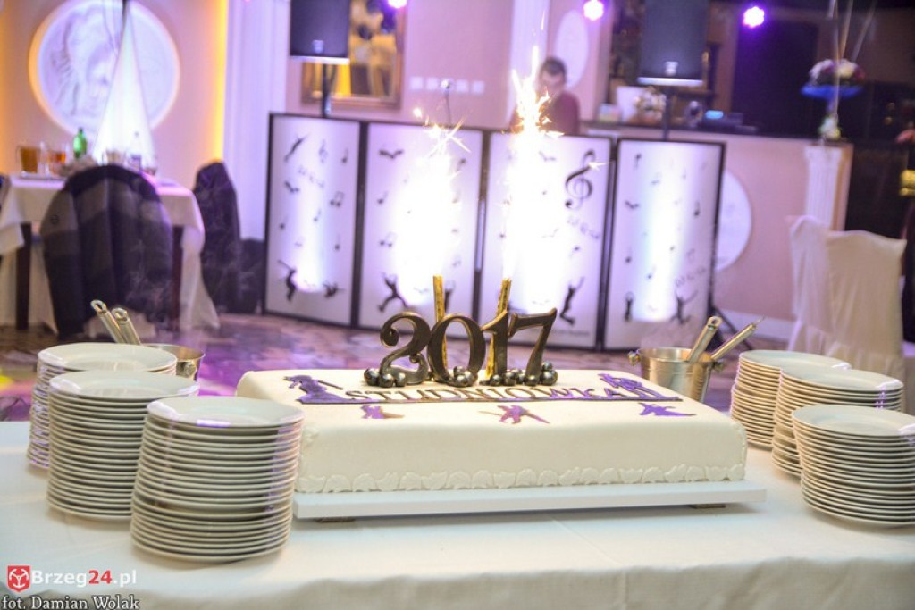 Studniówki 2017: Bal maturalny Zespołu Szkół Zawodowych nr 1 w Brzegu [fotogaleria]