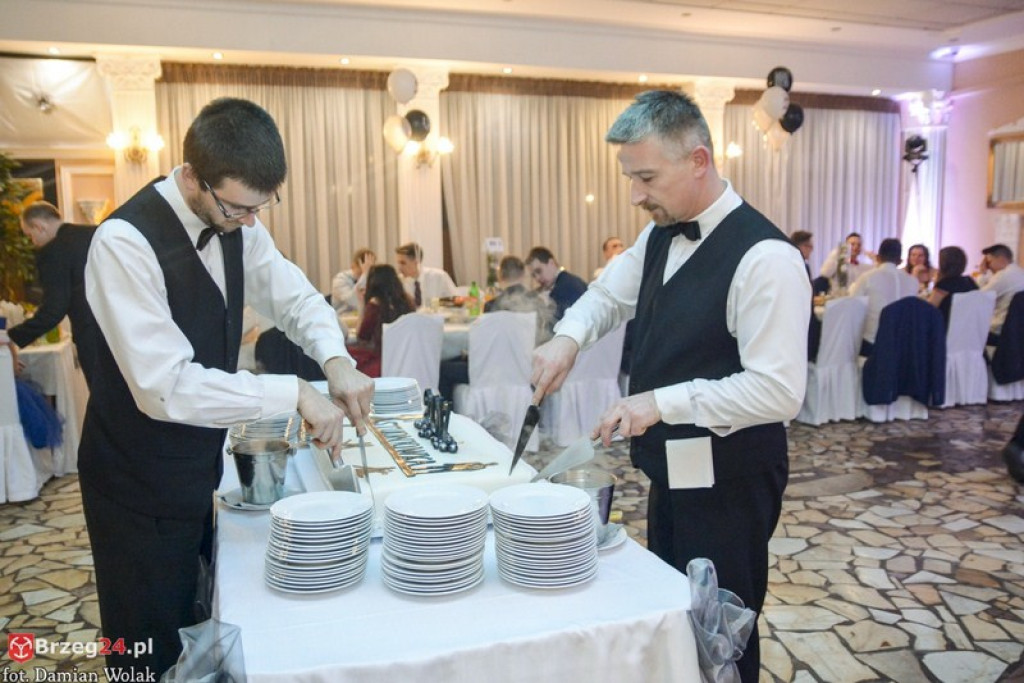 Studniówki 2017: Bal maturalny Zespołu Szkół Zawodowych nr 1 w Brzegu [fotogaleria]