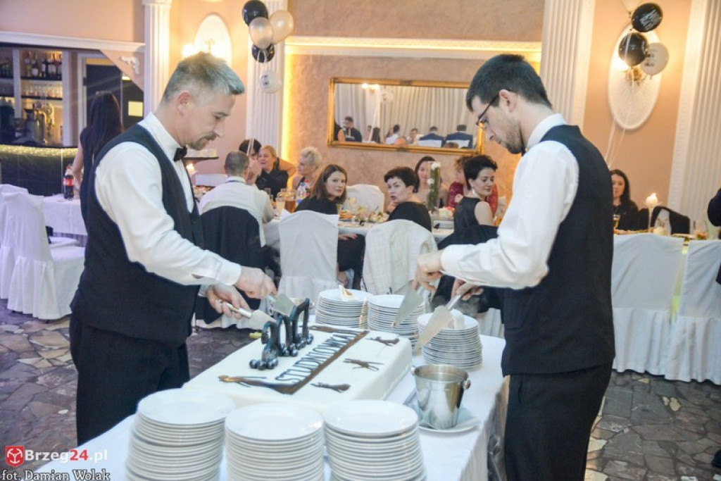 Studniówki 2017: Bal maturalny Zespołu Szkół Zawodowych nr 1 w Brzegu [fotogaleria]