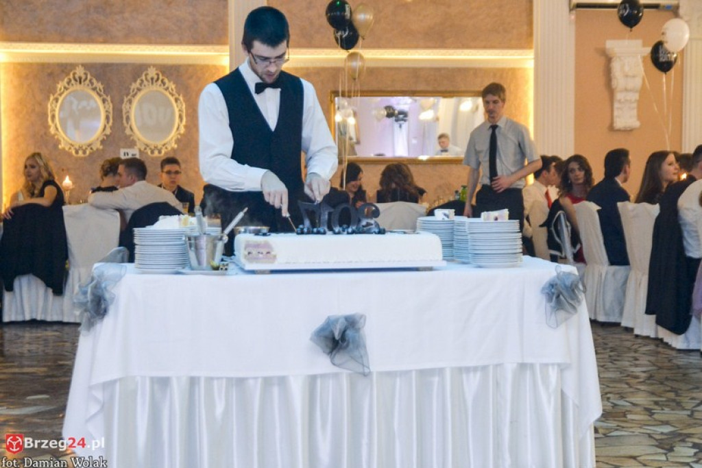 Studniówki 2017: Bal maturalny Zespołu Szkół Zawodowych nr 1 w Brzegu [fotogaleria]
