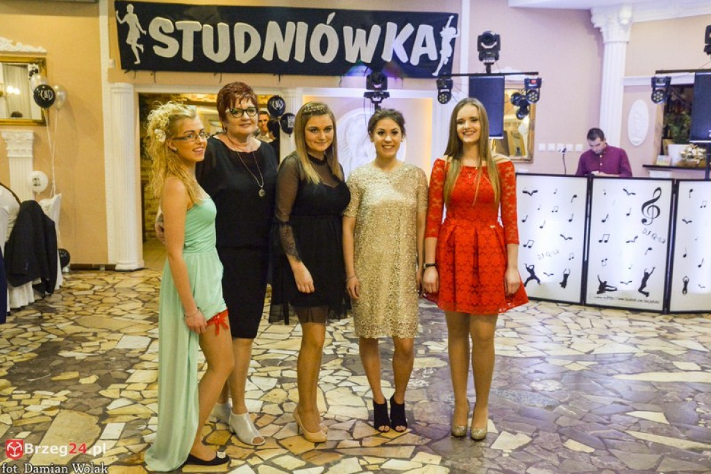 Studniówki 2017: Bal maturalny Zespołu Szkół Zawodowych nr 1 w Brzegu [fotogaleria]