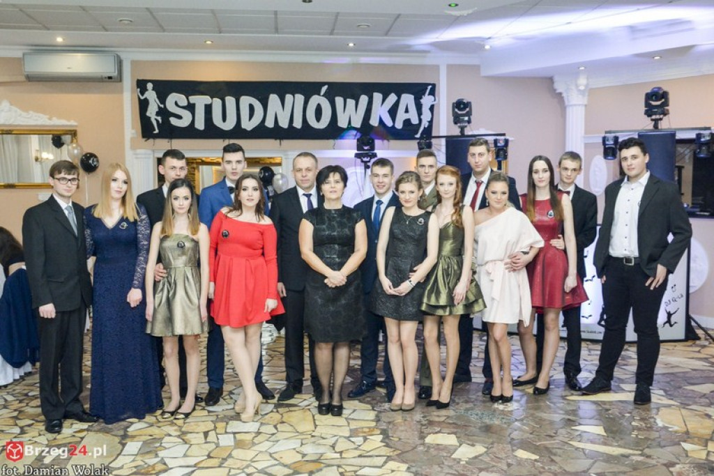 Studniówki 2017: Bal maturalny Zespołu Szkół Zawodowych nr 1 w Brzegu [fotogaleria]