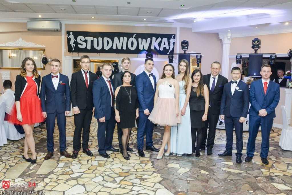 Studniówki 2017: Bal maturalny Zespołu Szkół Zawodowych nr 1 w Brzegu [fotogaleria]