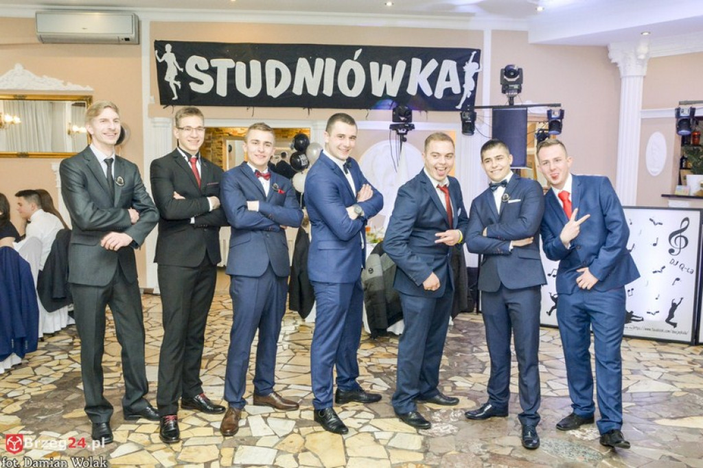 Studniówki 2017: Bal maturalny Zespołu Szkół Zawodowych nr 1 w Brzegu [fotogaleria]