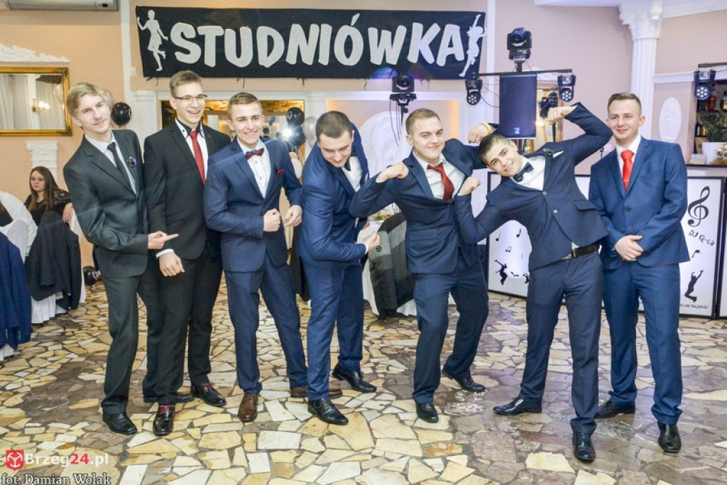 Studniówki 2017: Bal maturalny Zespołu Szkół Zawodowych nr 1 w Brzegu [fotogaleria]
