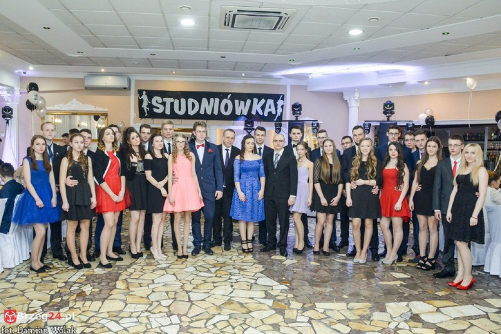 Studniówki 2017: Bal maturalny Zespołu Szkół Zawodowych nr 1 w Brzegu [fotogaleria]