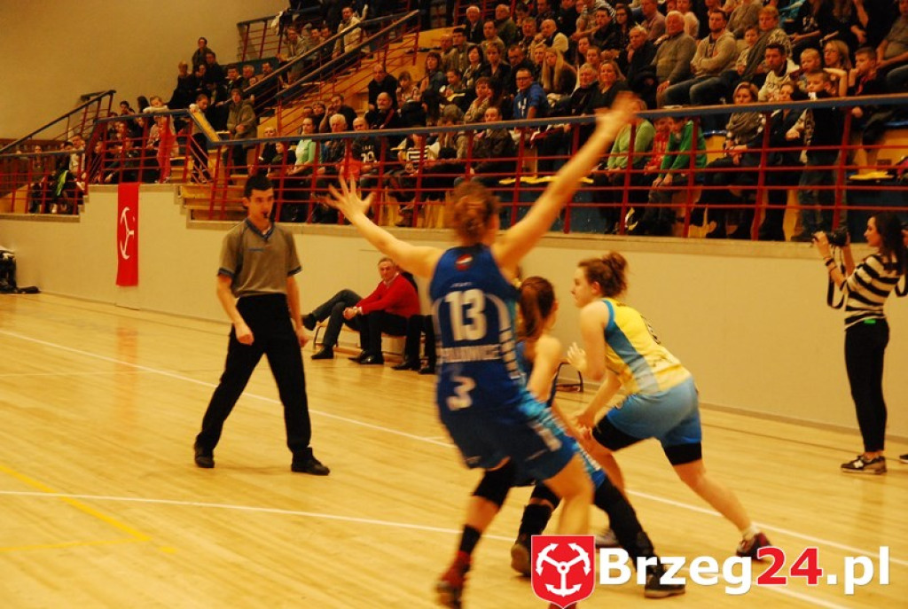 KSK Stal Brzeg bardzo pewnie wygrywa z MKS Polkowice [fotorelacja]