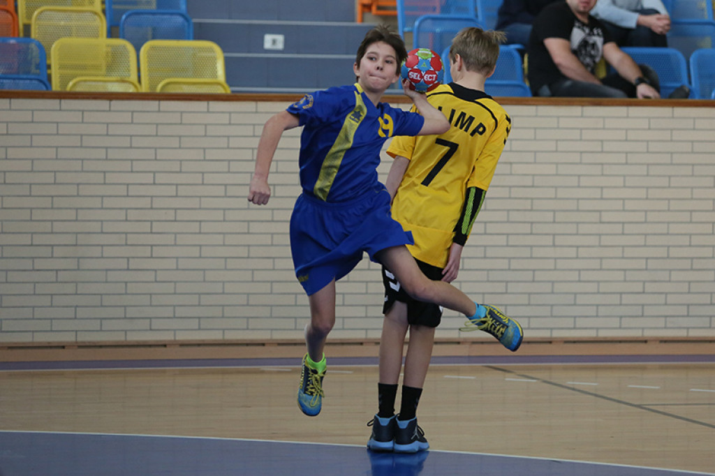 Młodzi szczypiorniści z Grodkowa w środku stawki