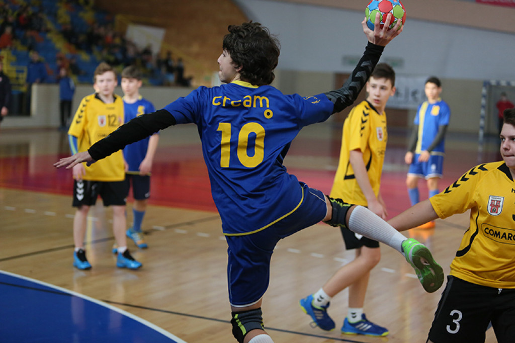 Młodzi szczypiorniści z Grodkowa w środku stawki