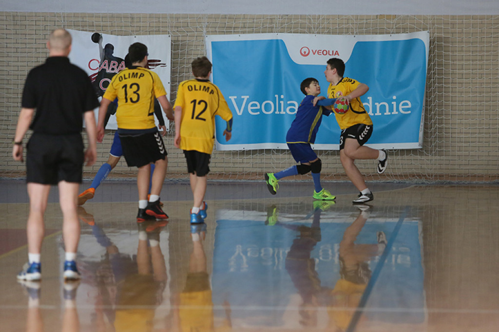 Młodzi szczypiorniści z Grodkowa w środku stawki