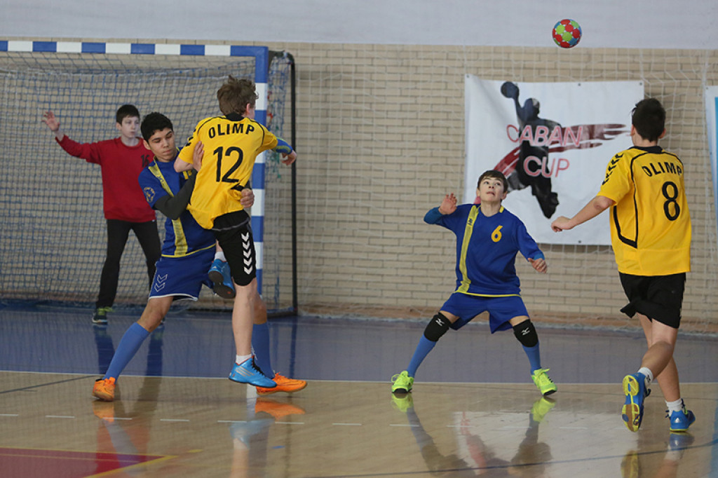 Młodzi szczypiorniści z Grodkowa w środku stawki