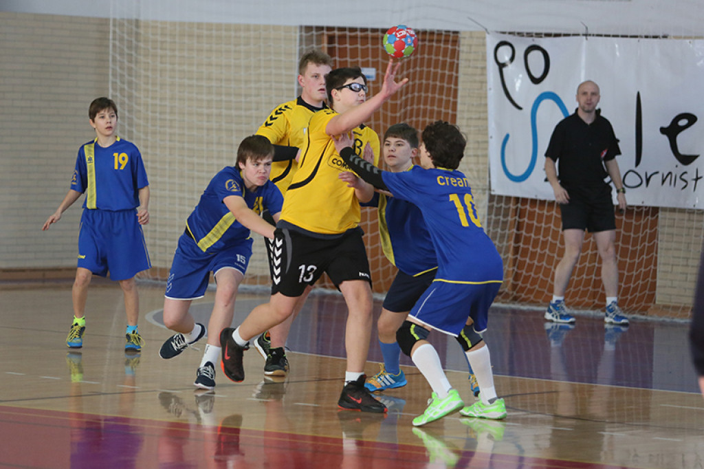 Młodzi szczypiorniści z Grodkowa w środku stawki