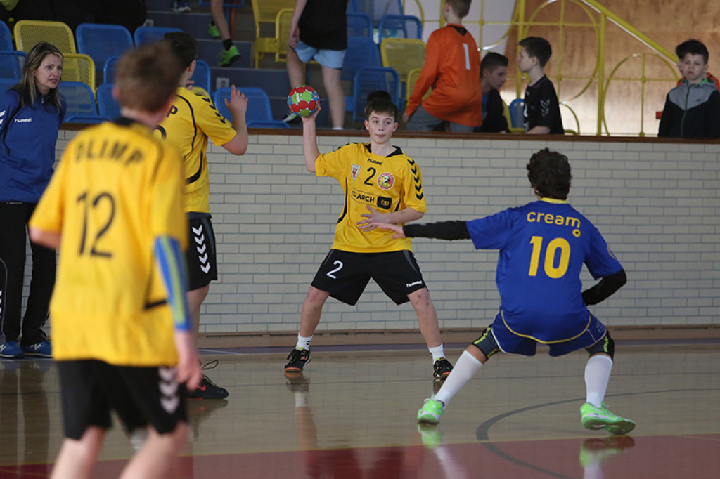 Młodzi szczypiorniści z Grodkowa w środku stawki