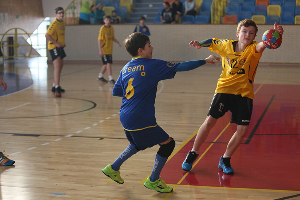 Młodzi szczypiorniści z Grodkowa w środku stawki