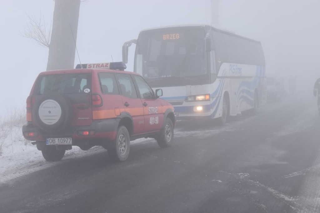 Cztery osobówki i autobus zderzyły się pod Mąkoszycami