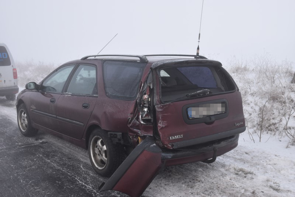 Cztery osobówki i autobus zderzyły się pod Mąkoszycami