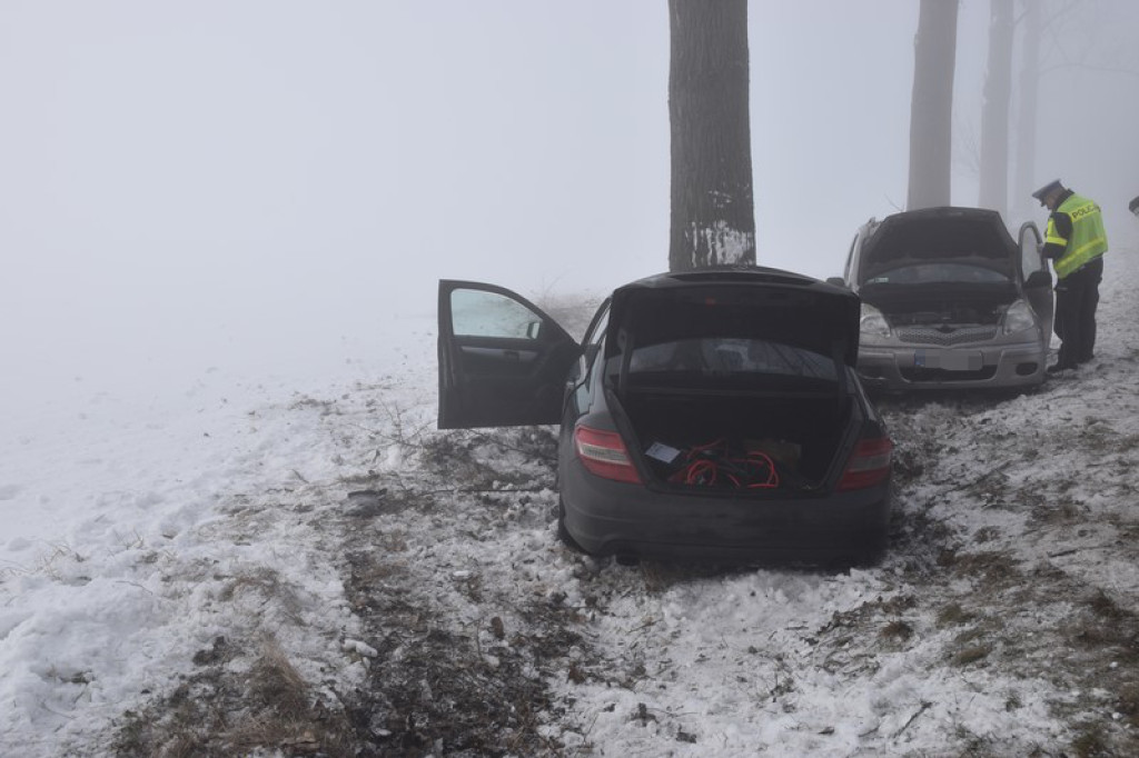 Cztery osobówki i autobus zderzyły się pod Mąkoszycami
