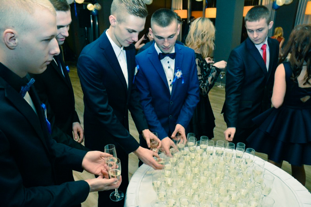 Studniówka Zespołu Szkół Budowlanych w Brzegu [fotogaleria]