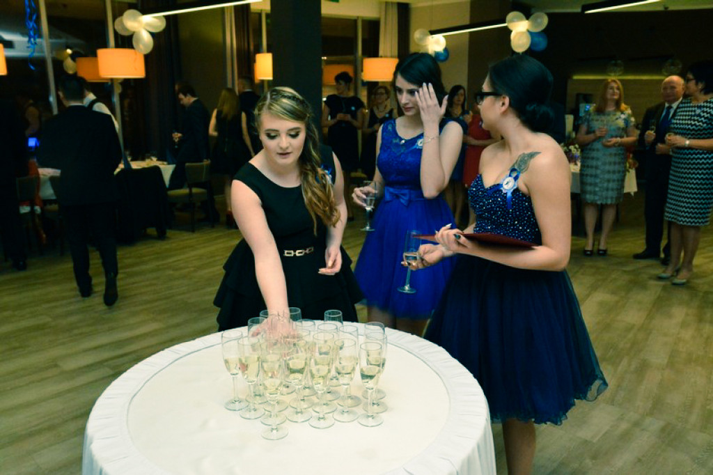 Studniówka Zespołu Szkół Budowlanych w Brzegu [fotogaleria]