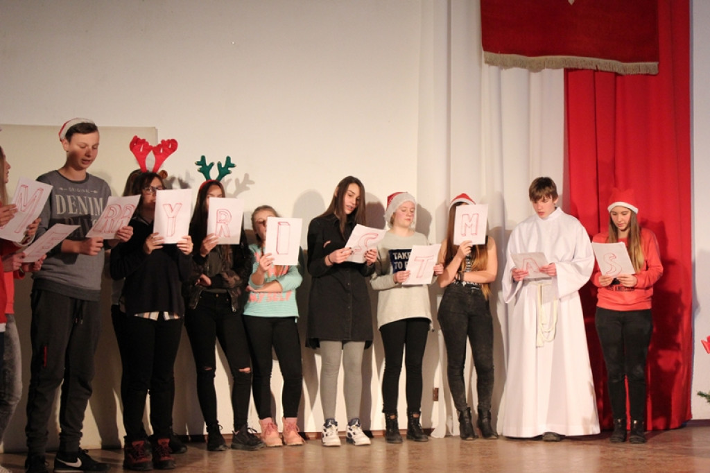 BLIŻEJ ŚWIĄTECZNYCH TRADYCJI KRAJÓW OBCOJĘZYCZNYCH