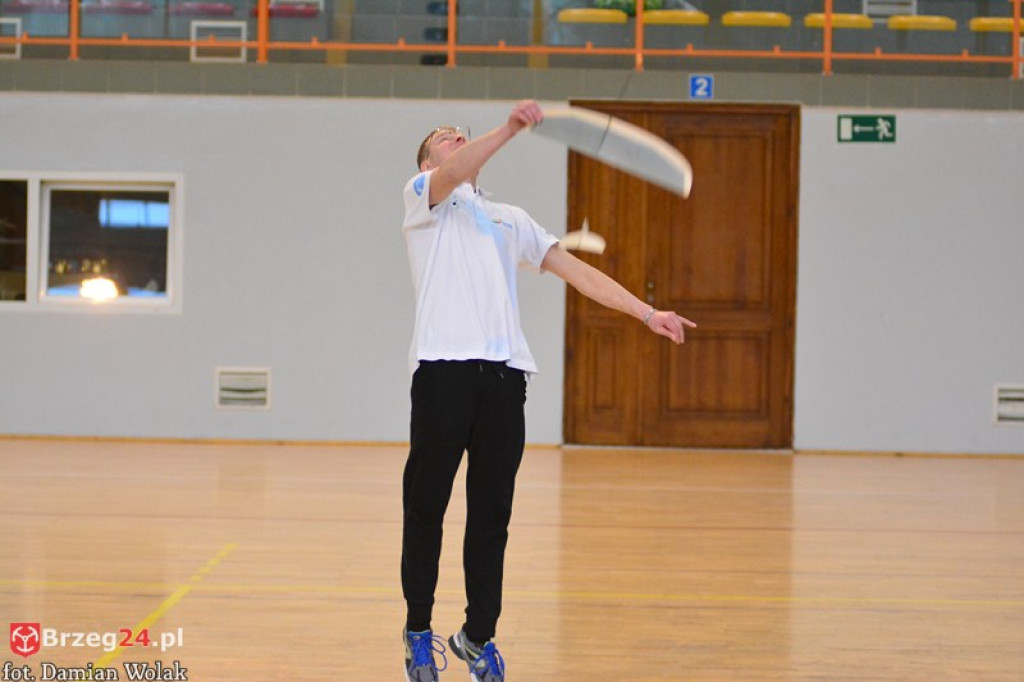 Halowe zawody modelarskie w kategorii F1N w Grodkowie [zdjęcia, wideo]