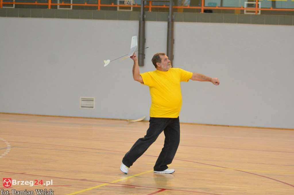 Halowe zawody modelarskie w kategorii F1N w Grodkowie [zdjęcia, wideo]