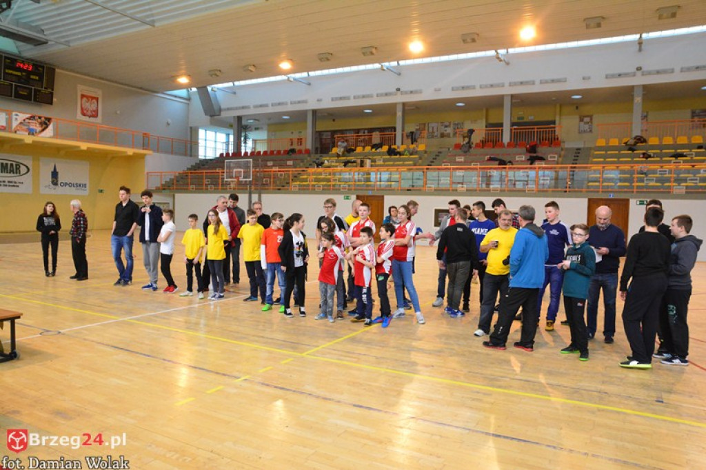 Halowe zawody modelarskie w kategorii F1N w Grodkowie [zdjęcia, wideo]