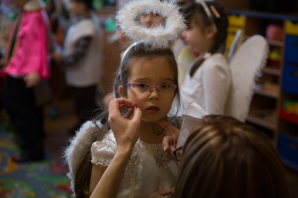 Przedszkolaki bawią się wspaniale, jak co roku w karnawale