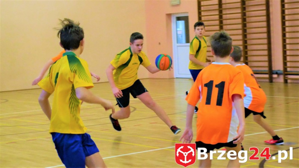 MISTRZOSTWA POWIATU BRZESKIEGO W  MINI PIŁCE KOSZYKOWEJ  CHŁOPCÓW SZKÓŁ PODSTAWOWYCH