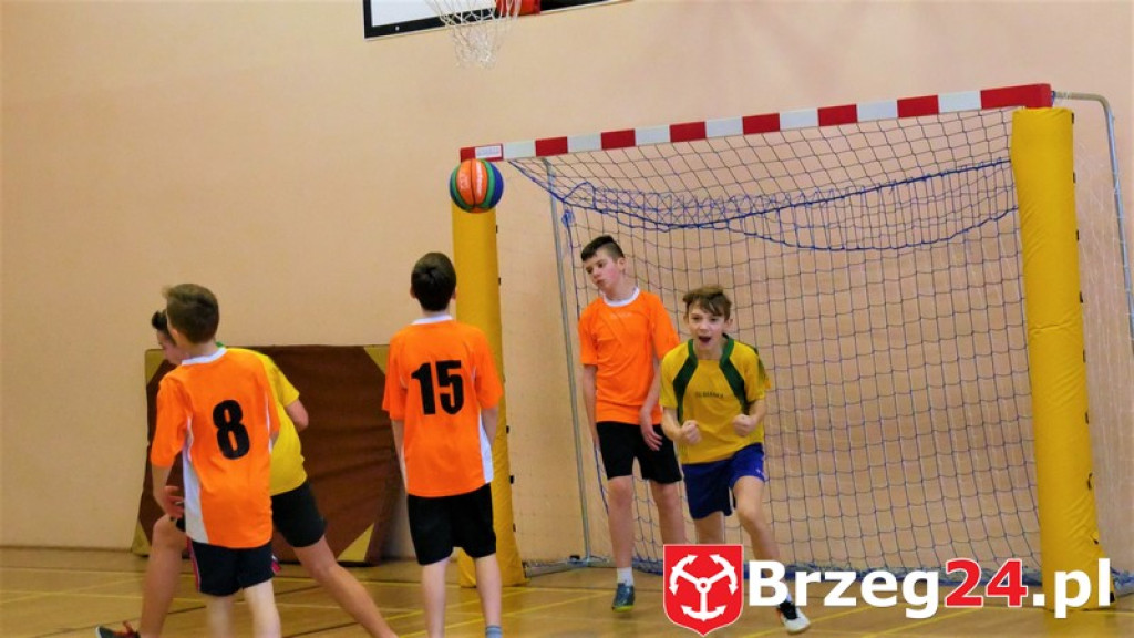 MISTRZOSTWA POWIATU BRZESKIEGO W  MINI PIŁCE KOSZYKOWEJ  CHŁOPCÓW SZKÓŁ PODSTAWOWYCH