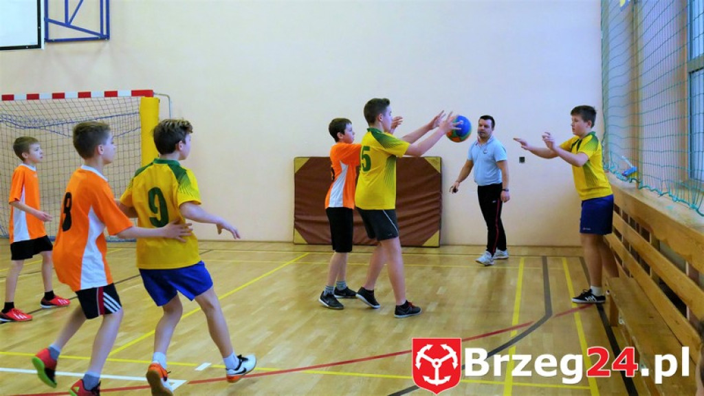 MISTRZOSTWA POWIATU BRZESKIEGO W  MINI PIŁCE KOSZYKOWEJ  CHŁOPCÓW SZKÓŁ PODSTAWOWYCH