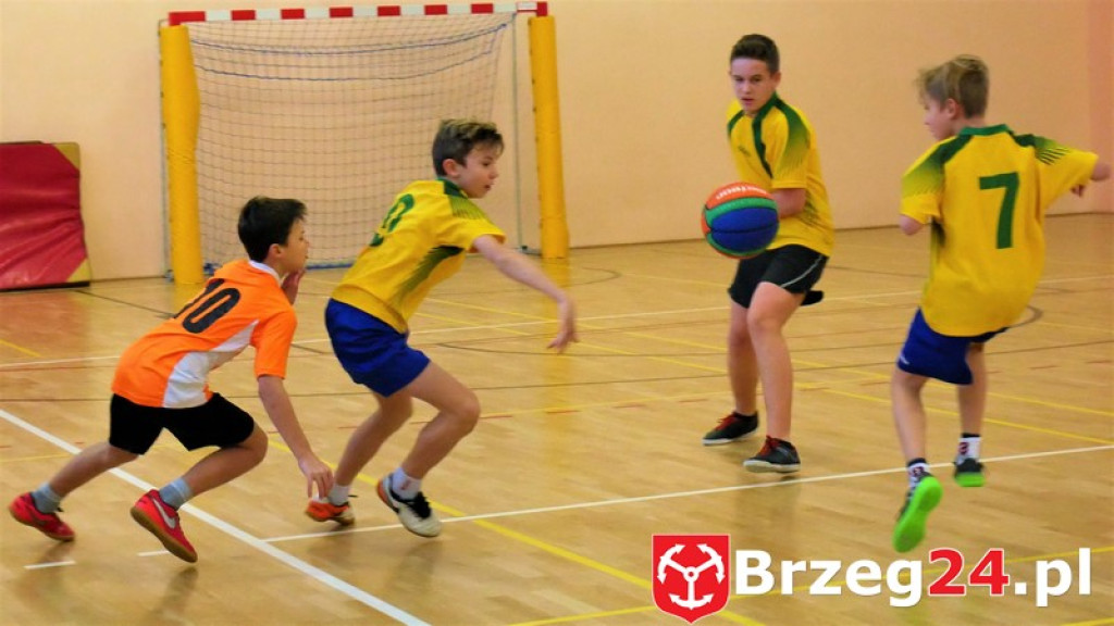 MISTRZOSTWA POWIATU BRZESKIEGO W  MINI PIŁCE KOSZYKOWEJ  CHŁOPCÓW SZKÓŁ PODSTAWOWYCH