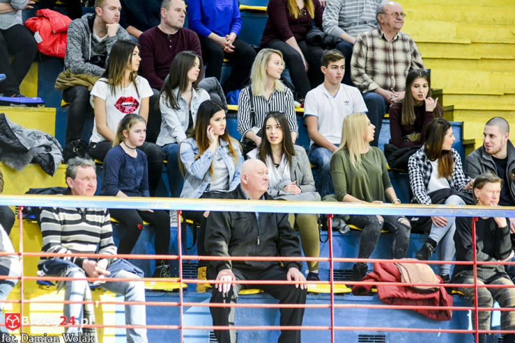 Akademicy wygrywają w starciu z Gredarem