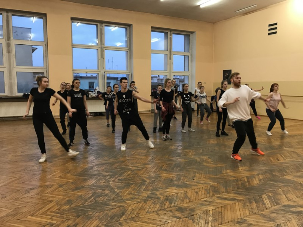 Wybitni instruktorzy tańca odwiedzili Brzeskie Centrum Kultury. 