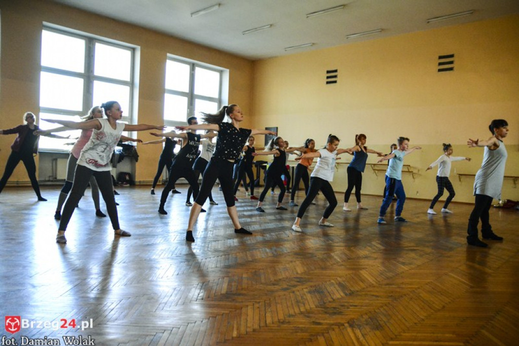 Wybitni instruktorzy tańca odwiedzili Brzeskie Centrum Kultury. 