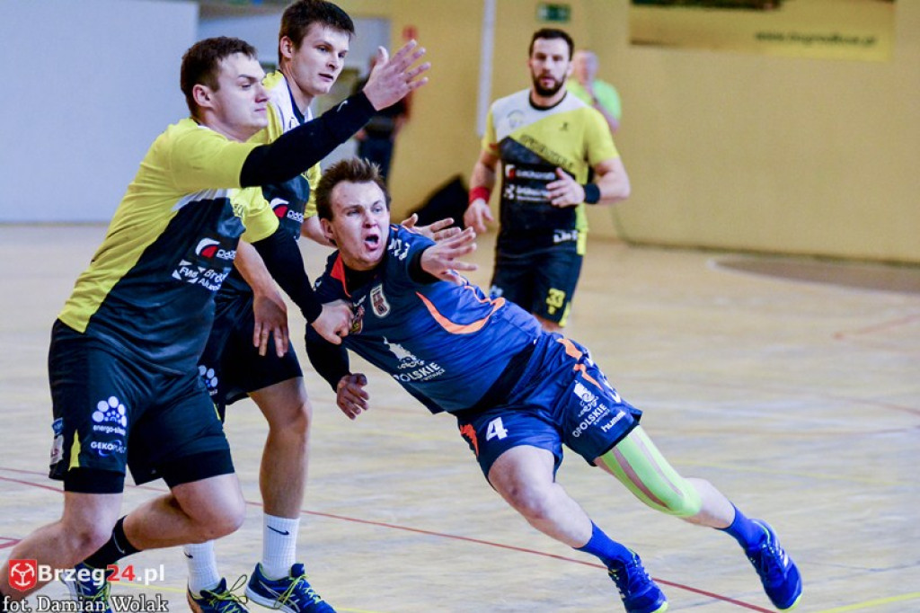 Smutek i żal. Porażka Olimpu z ASPR Zawadzkie