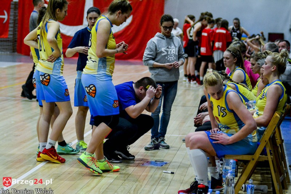 Ostrovia za mocna. Porażka KSK Stal Brzeg w hicie kolejki [galeria]