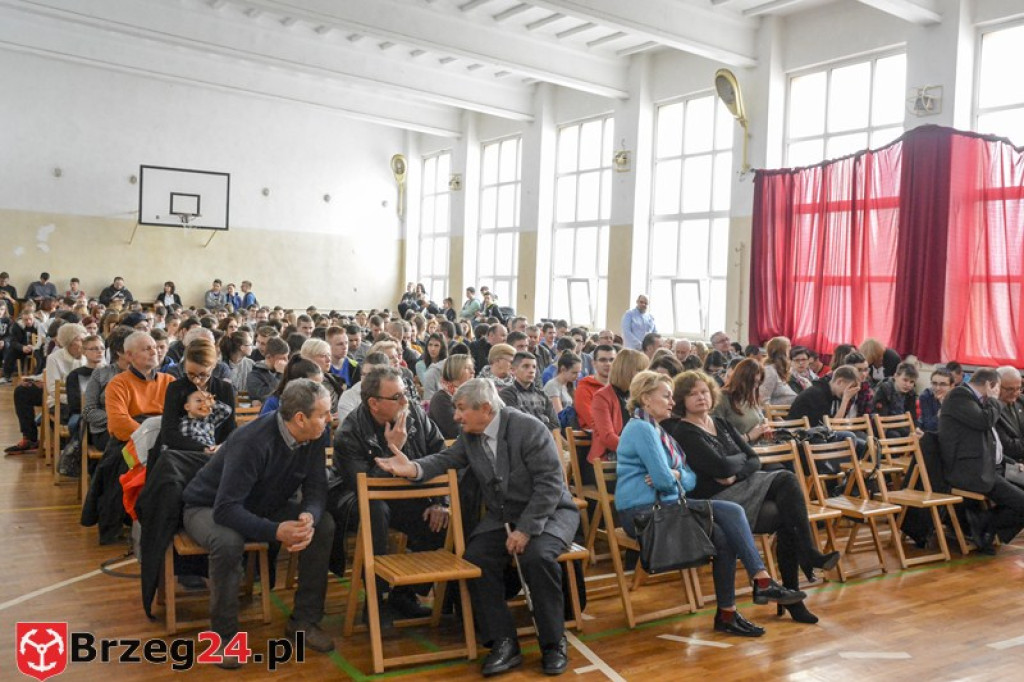 Profesor Krzysztof Szwagrzyk w ZS Centrum Kształcenia Praktycznego w Grodkowie [film, zdjęcia]