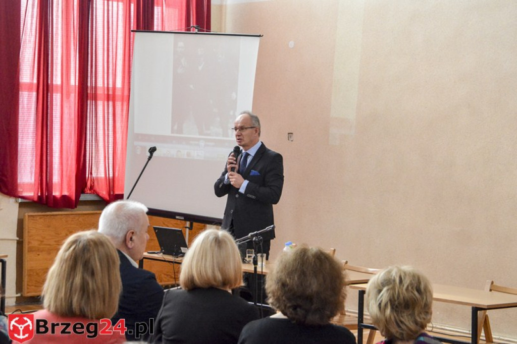 Profesor Krzysztof Szwagrzyk w ZS Centrum Kształcenia Praktycznego w Grodkowie [film, zdjęcia]