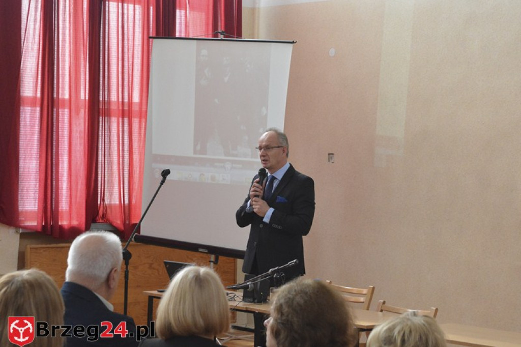 Profesor Krzysztof Szwagrzyk w ZS Centrum Kształcenia Praktycznego w Grodkowie [film, zdjęcia]